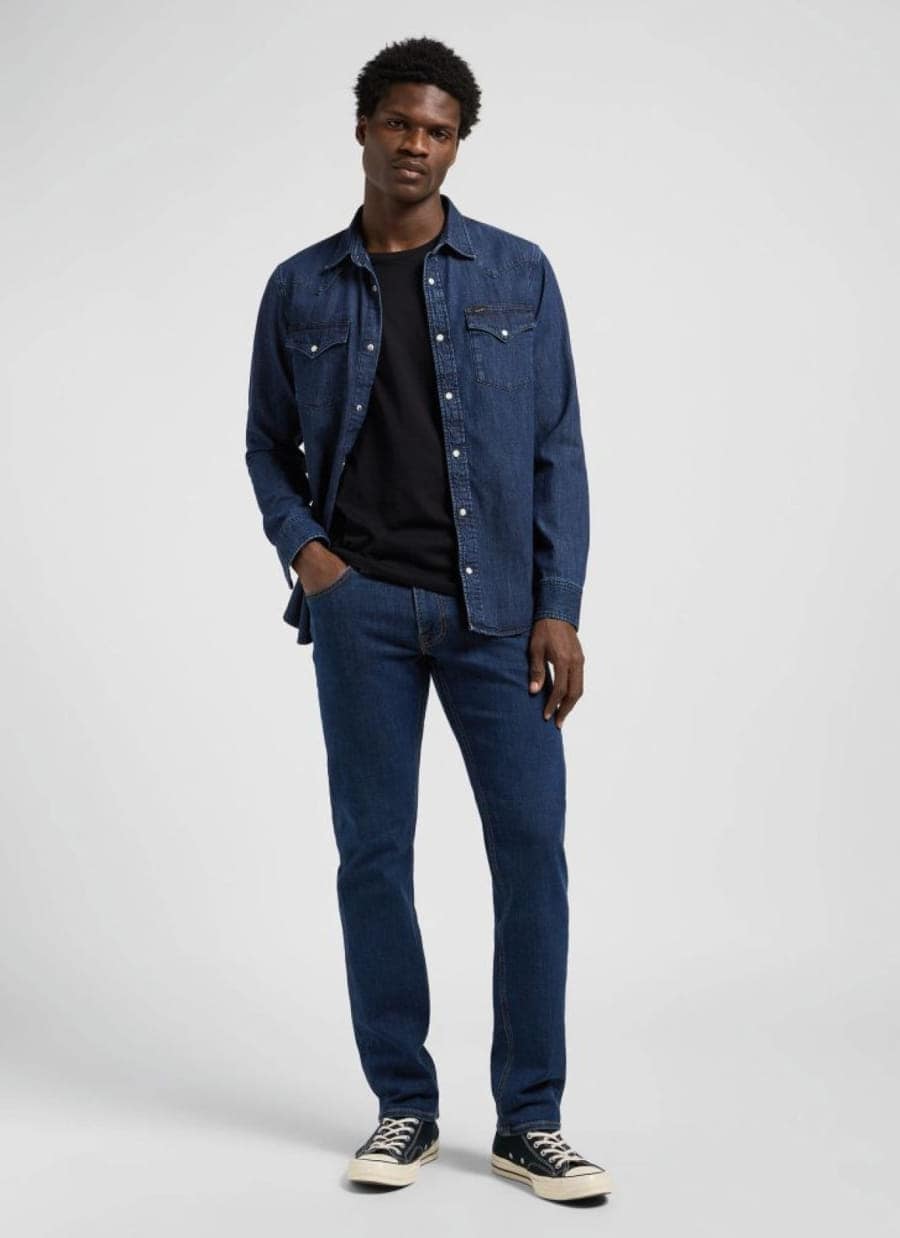 lee-daren-zip-fly-in-dark-ocean-112370642 (3)