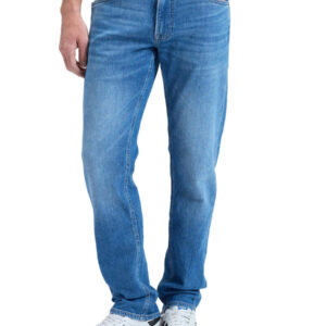 lee-daren-zip-fly-in-skyfall-112377696 (1)