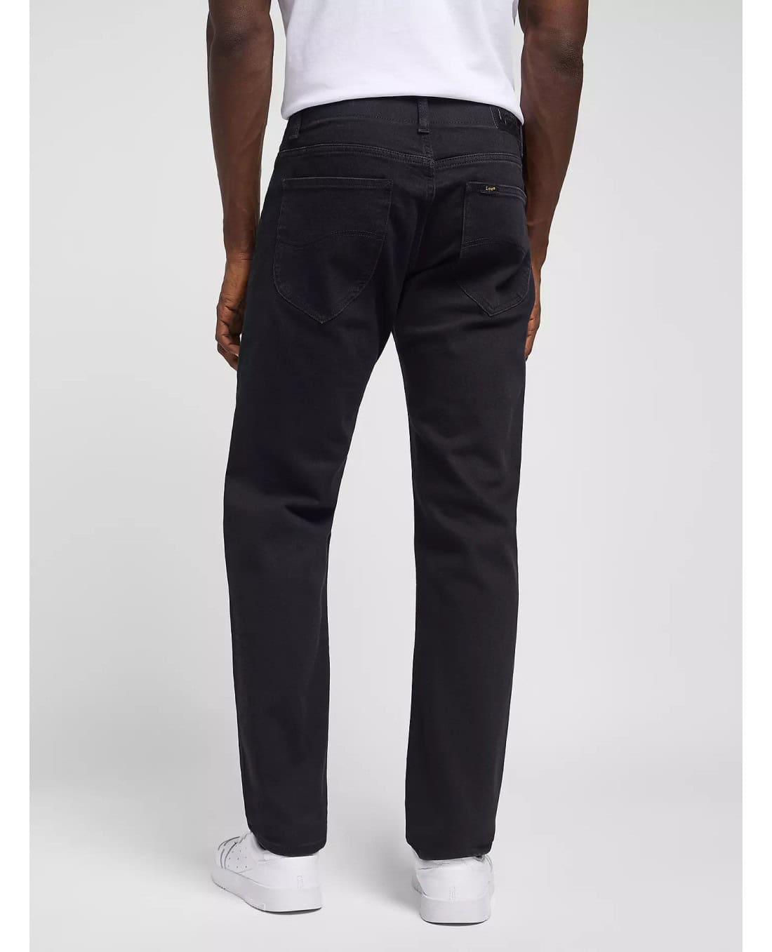 lee-slim-fit-extreme-motion-112378940-black (1)
